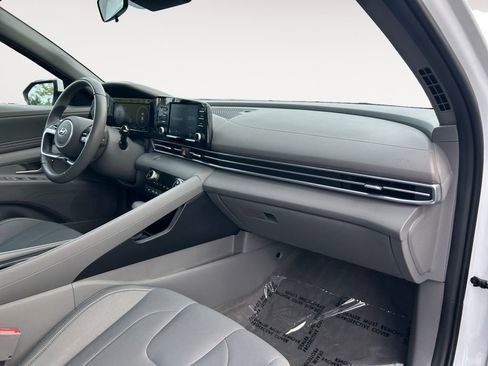 Used 2021 Hyundai Elantra SEL w/ Convenience Package FWD image 26