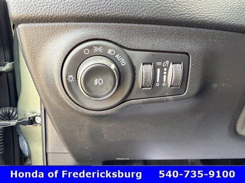 Used 2018 Jeep Compass Limited w/ Navigation Group AWD/4WD image 31