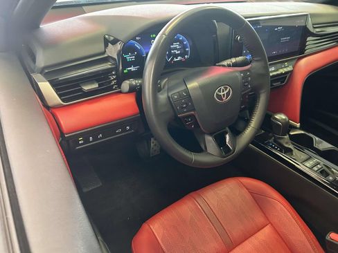 Used 2025 Toyota Camry XSE FWD image 13