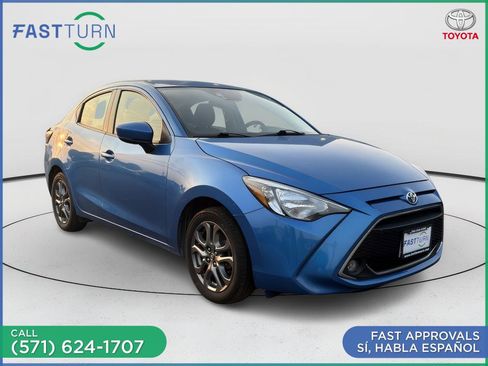 Used 2019 Toyota Yaris LE FWD image 3
