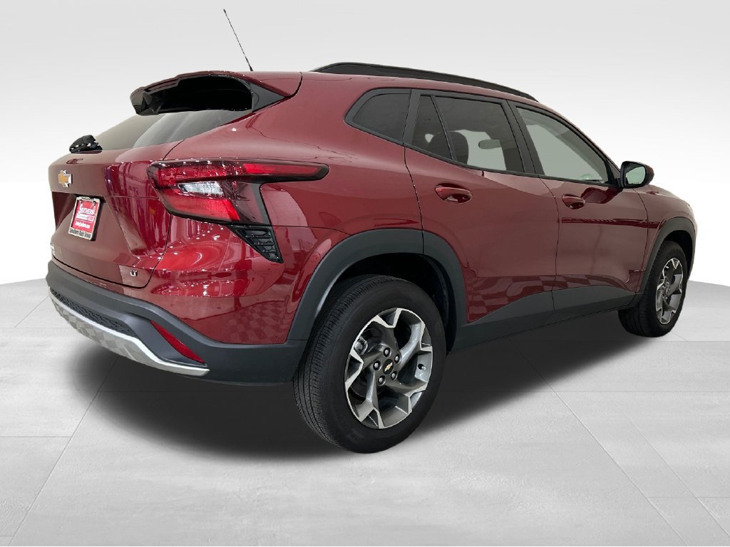 Used 2025 Chevrolet Trax LT FWD image 5
