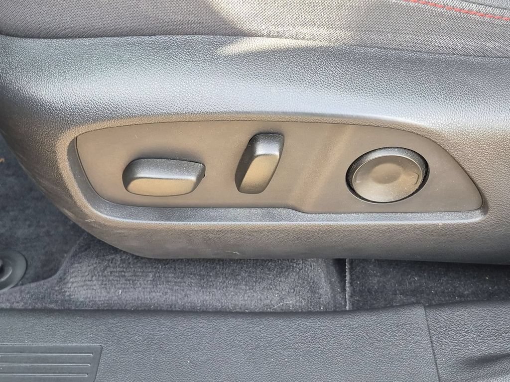 Used 2025 Chevrolet Equinox RS w/ Safety and Technology Package FWD image 36