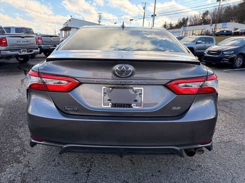 Used 2020 Toyota Camry SE image 5