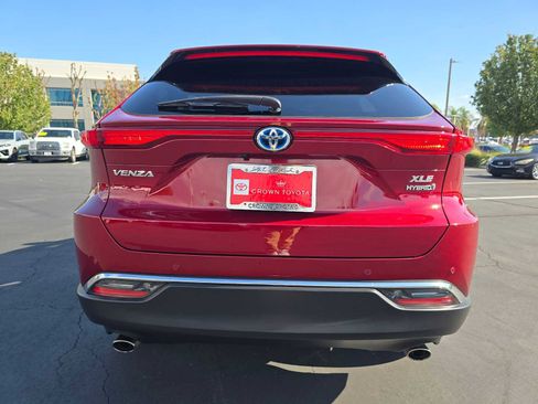 Used 2021 Toyota Venza XLE image 15