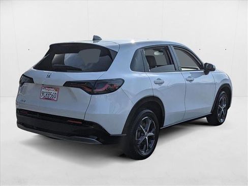 Used 2023 Honda HR-V EX-L image 5