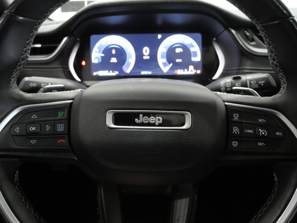 Used 2023 Jeep Grand Cherokee L Laredo AWD/4WD image 14