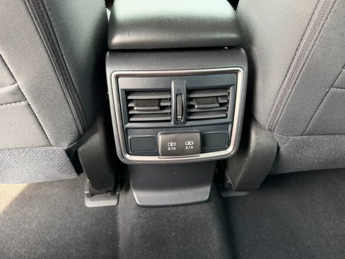 Used 2022 Subaru Forester Premium AWD/4WD image 34