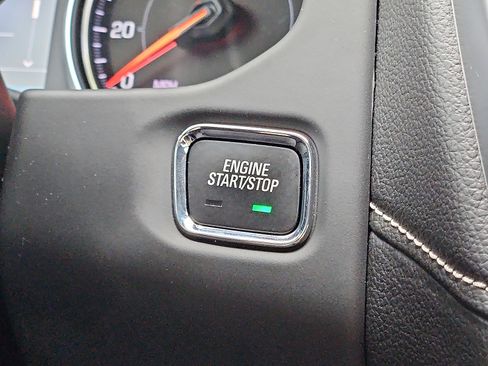 Certified 2022 GMC Acadia SLE w/ Driver Convenience Package image 22