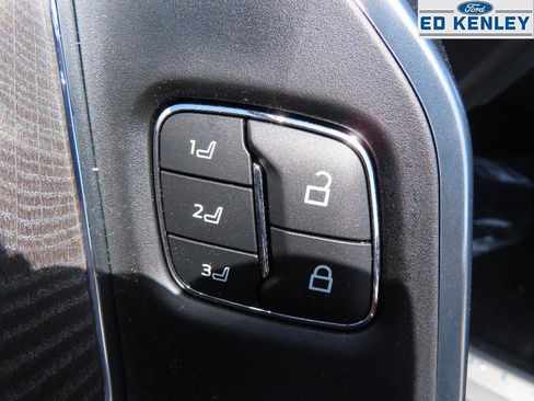 New 2025 Ford F350 Platinum w/ FX4 Off-Road Package image 30