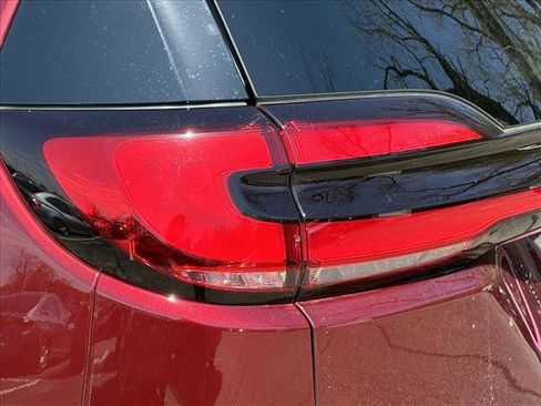 Used 2022 Chrysler Pacifica Touring-L image 11