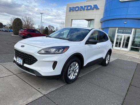 Used 2022 Ford Escape SE image 12