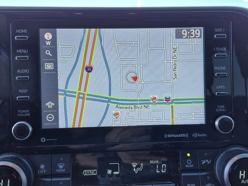 Used 2021 Toyota Highlander XLE image 39