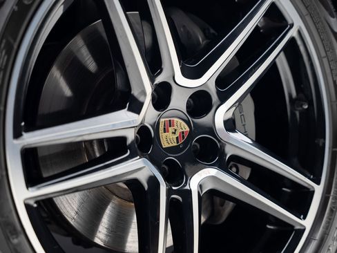 Used 2021 Porsche Macan S AWD/4WD image 22
