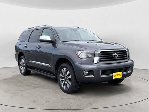 Used 2021 Toyota Sequoia Limited w/ Safety & Convenience Package AWD/4WD image 3