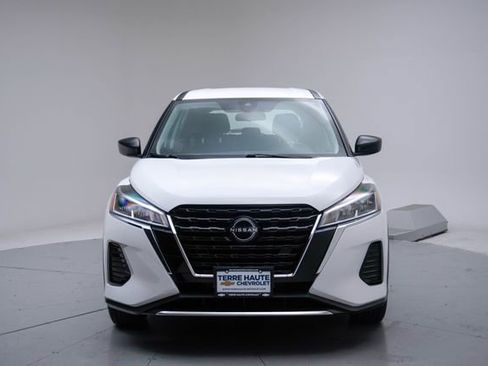 Used 2022 Nissan Kicks S FWD image 12