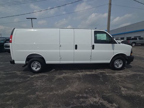 New 2026 Chevrolet Express 3500 Extended w/ Driver Convenience Package RWD image 9