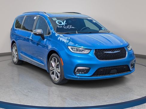 New 2026 Chrysler Pacifica Pinnacle FWD image 3