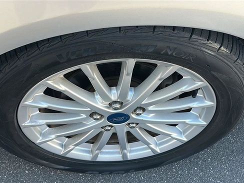 Used 2013 Ford C-MAX SE FWD image 21