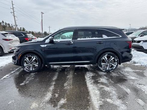 Certified 2023 Kia Sorento SX Prestige w/ Panoramic Sunroof Package image 5