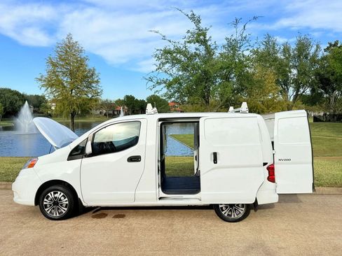 Used 2020 Nissan NV200 SV image 11