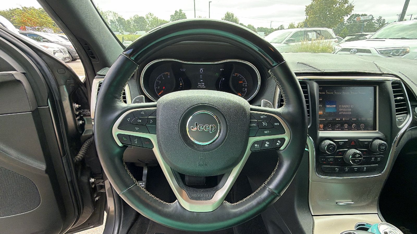 Used 2014 Jeep Grand Cherokee Overland w/ Advanced Technology Group RWD image 27