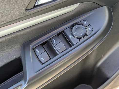 Used 2023 Chevrolet Bolt EUV LT w/ Convenience Package image 11