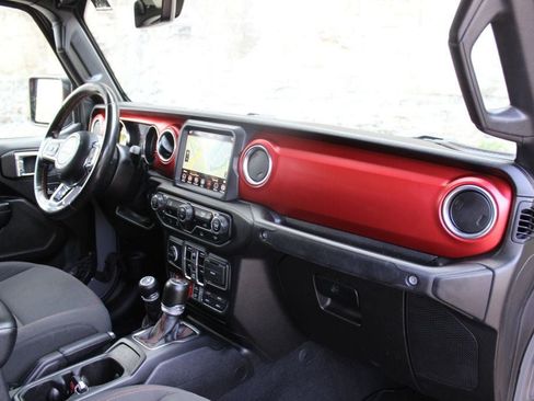 Used 2021 Jeep Gladiator Rubicon AWD/4WD image 23