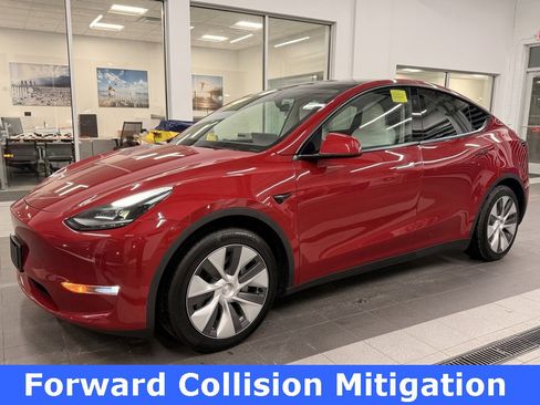 Used 2023 Tesla Model Y Long Range image 4