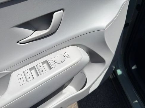 Used 2026 Hyundai Kona SE FWD image 34