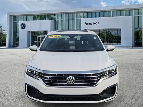 Certified 2022 Volkswagen Passat 2.0T R-Line image 2