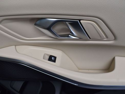 New 2026 BMW 330i Sedan w/ Convenience Package image 18