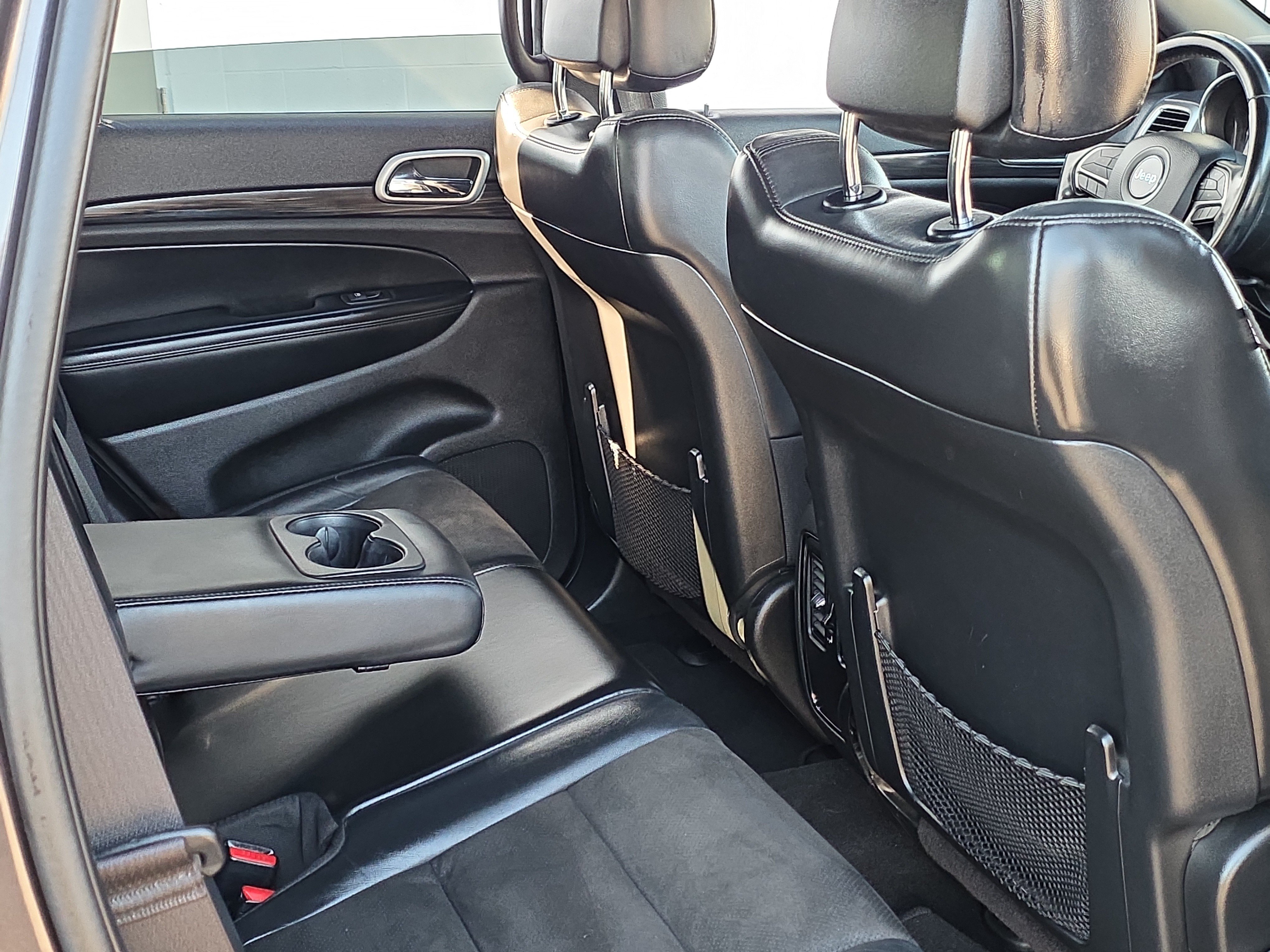 Used 2020 Jeep Grand Cherokee Laredo w/ Laredo X Package RWD image 23