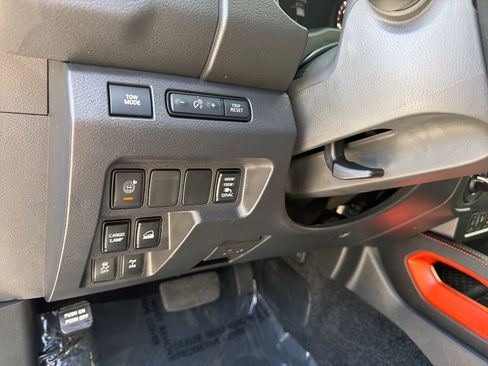 Certified 2025 Nissan Frontier PRO-4X w/ Pro Convenience Package AWD/4WD image 18