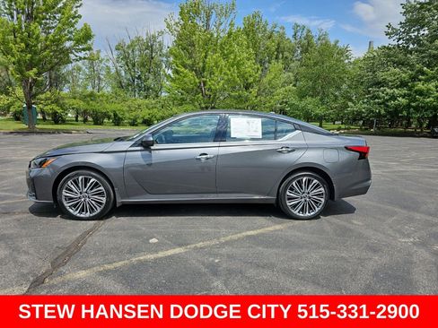 Used 2025 Nissan Altima 2.5 SL AWD/4WD image 1