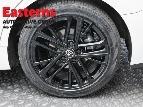 Used 2025 Toyota Camry SE w/ Convenience Package FWD image 8