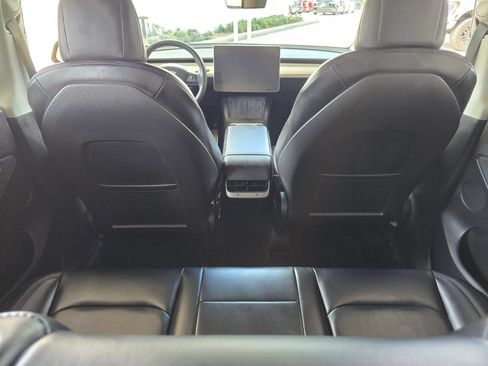 Used 2022 Tesla Model Y Performance AWD/4WD image 31