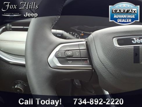 Used 2024 Jeep Compass Limited image 17