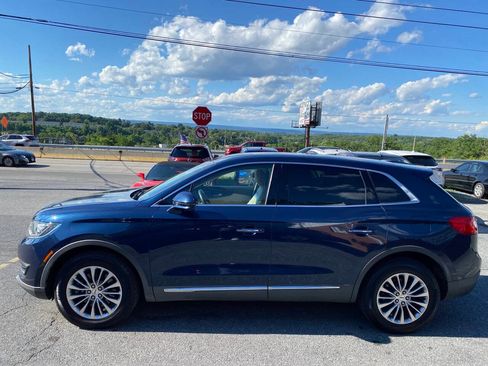 Used 2017 Lincoln MKX Select w/ Select Plus Package AWD/4WD image 7
