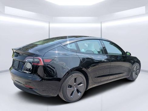Used 2022 Tesla Model 3 RWD image 3