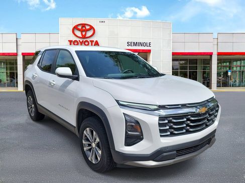 Used 2026 Chevrolet Equinox LT FWD image 2