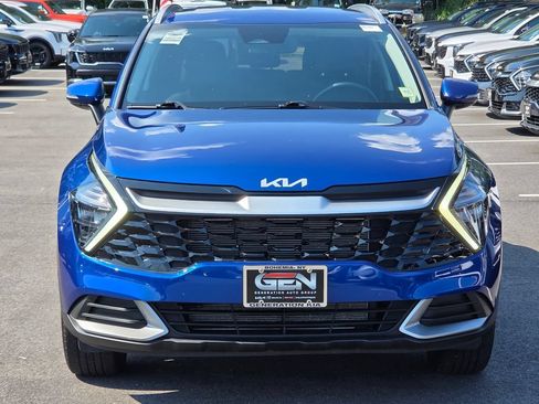 Used 2023 Kia Sportage EX AWD/4WD image 2