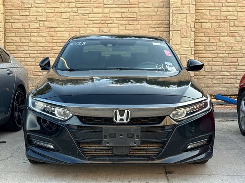 Used 2018 Honda Accord Sport image 2