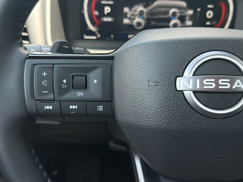 Used 2026 Nissan Rogue Platinum w/ Platinum Premium Package AWD/4WD image 31