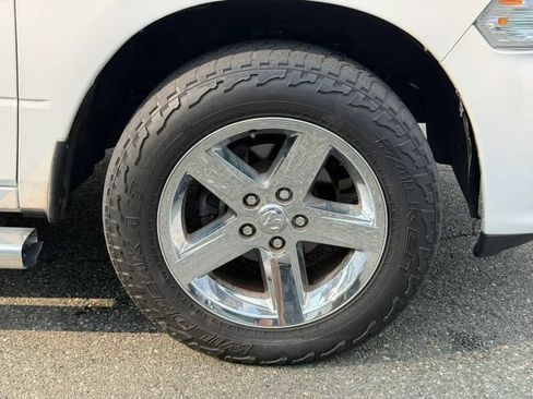 Used 2017 RAM 1500 Express AWD/4WD image 9