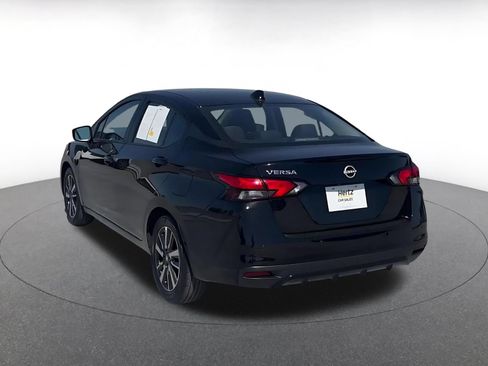 Used 2025 Nissan Versa SV FWD image 9