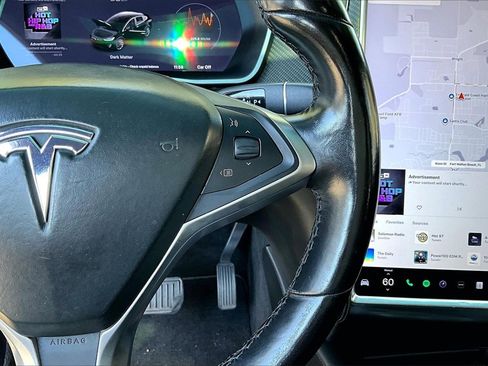 Used 2017 Tesla Model X 90D image 11