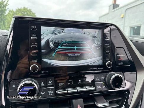 Used 2022 Toyota Highlander XLE image 41