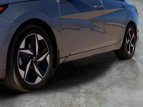 Used 2023 Hyundai Elantra SEL w/ Convenience Package image 10