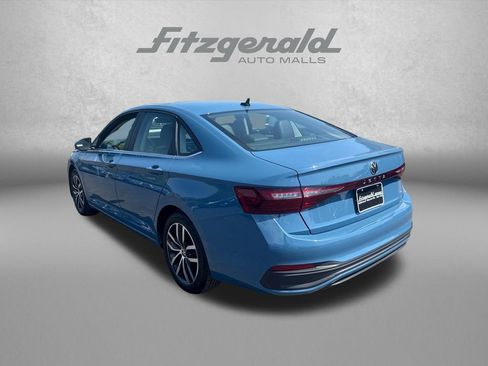 Used 2025 Volkswagen Jetta SE FWD image 15