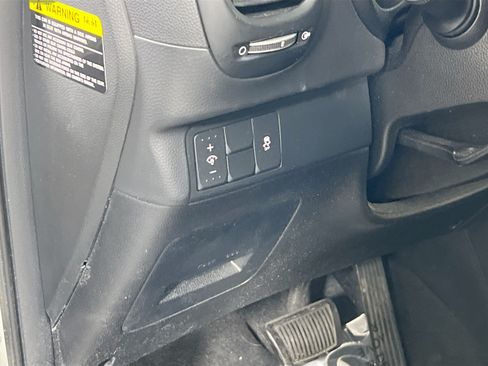 Used 2018 Kia Soul + FWD image 10